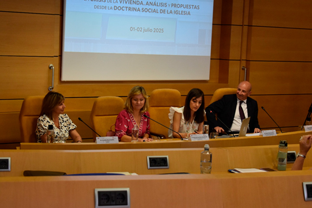 Mesa redonda sobre políticas fiscales, sociales e iniciativa privada en el ejercicio del derecho a la vivienda