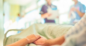 El 80 % de las sedaciones a personas mayores con cuadros complejos en las urgencias de los hospitales se hace sin justificación