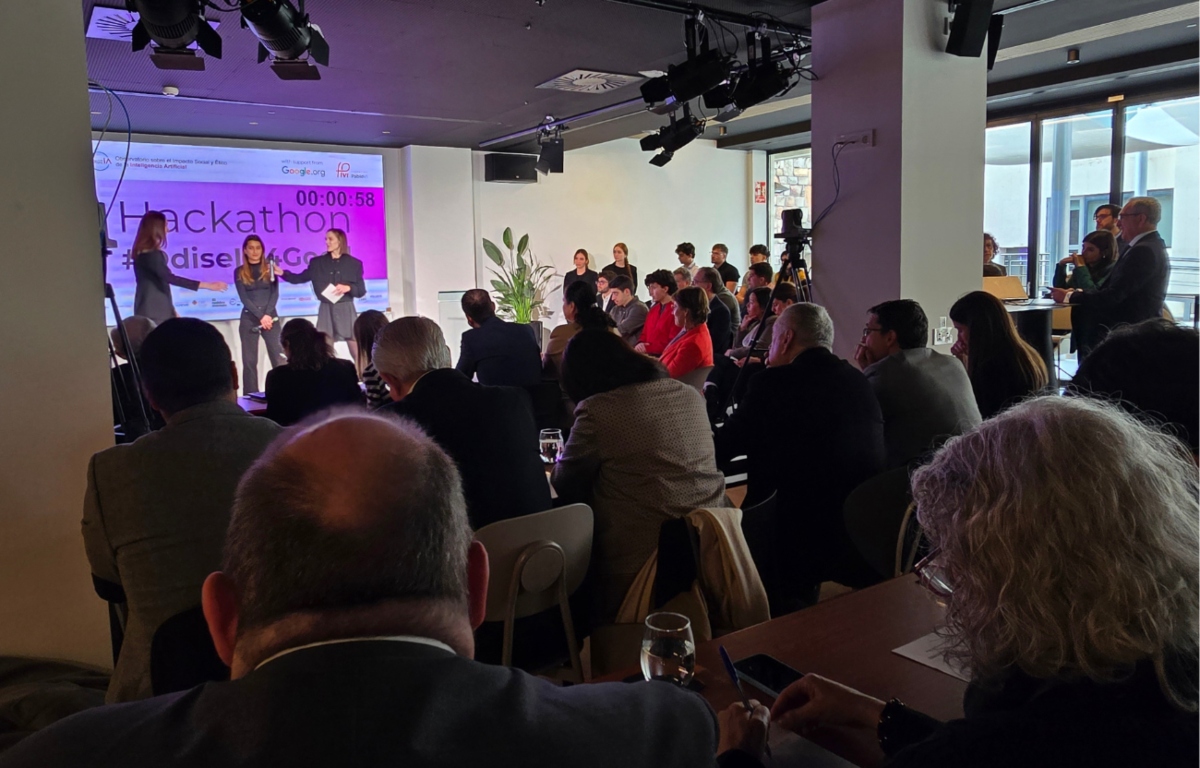 Defensa de un proyecto en la primera edición del Hackathon