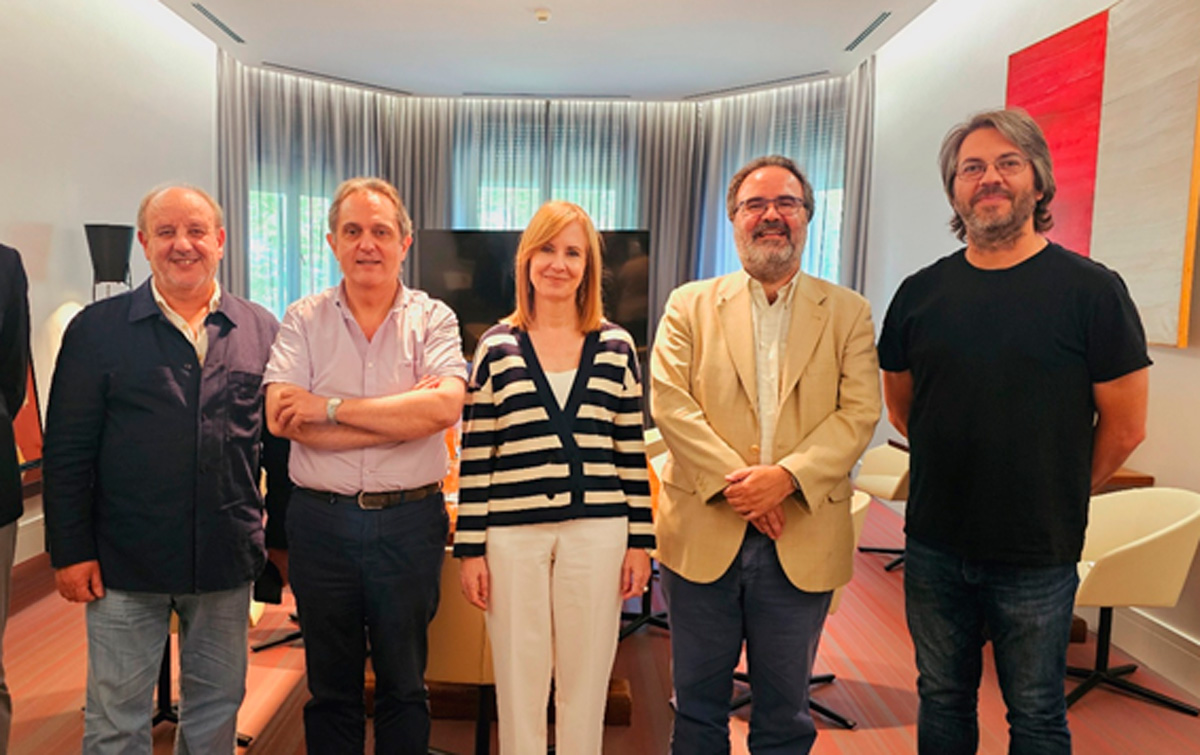 El doctor Miguel Ángel Vázquez con parte del comité ético del Observatorio de Bioética y Ciencia de la Fundación Pablo VI