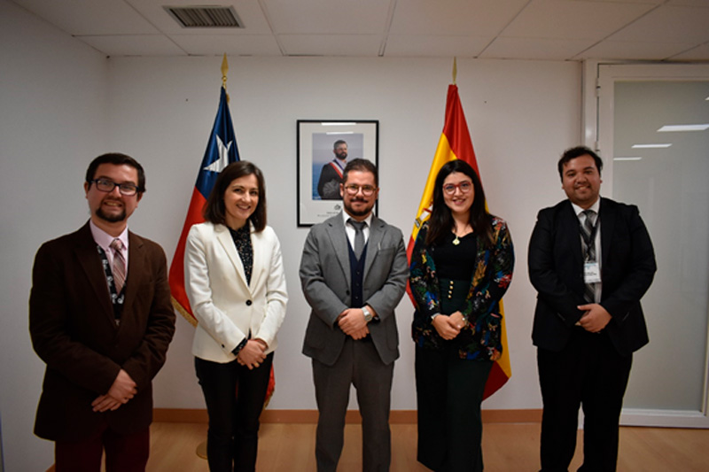 Visita a la Embajada de Chile