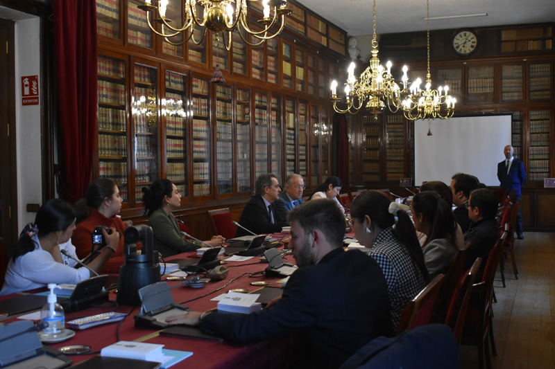 Visita a la Real Academia de Ciencias Morales y Políticas